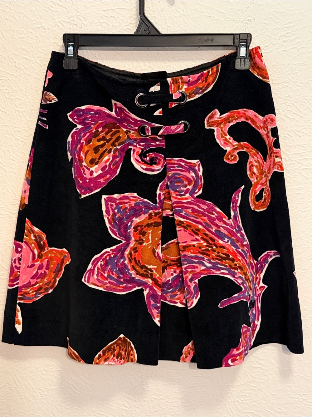 👛👛👛BOGOHO👛👛👛Black Floral A-Line Skirt with Pink & Orange Print-2